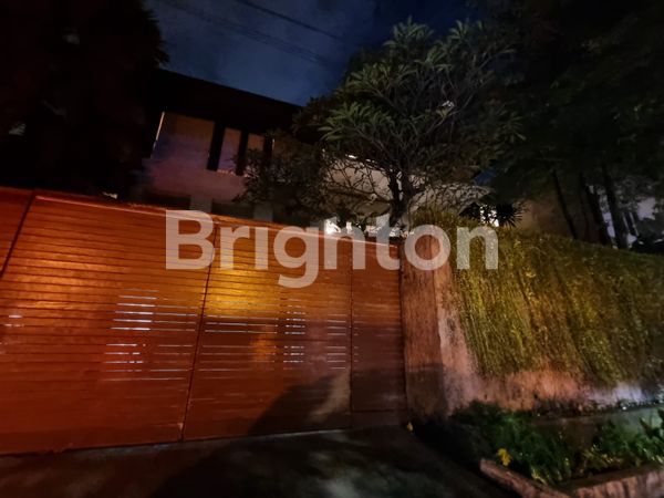 RUMAH CANTIK DAN MEWAH DI JAKARTA SELATAN