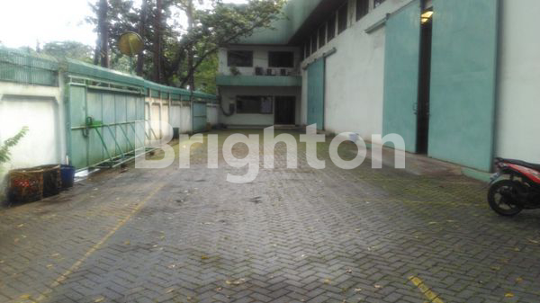 GUDANG LIO BARU DAAN MOGOT