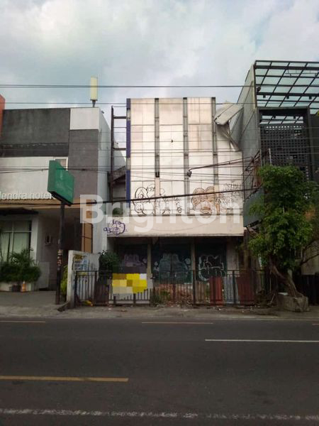 RUKO 3 LANTAI LOKASI STRATEGIS