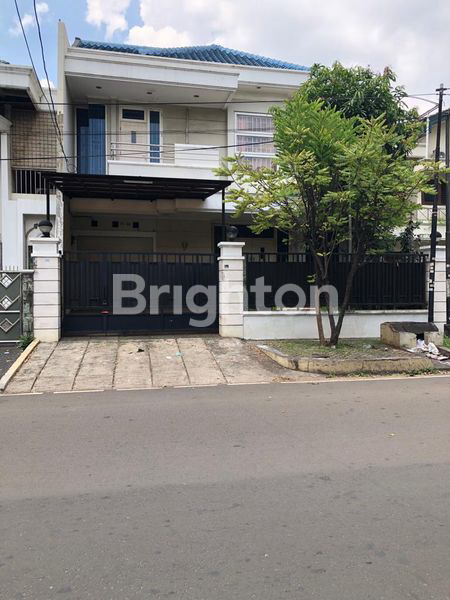 RUMAH TAMAN ALFA INDAH FULL FURNISH BANGUNAN 2 LANTAI DI PINGGIR JALAN BESAR DAN BEBAS BANJIR