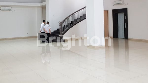 BANGUNAN MEWAH JEMURSARI